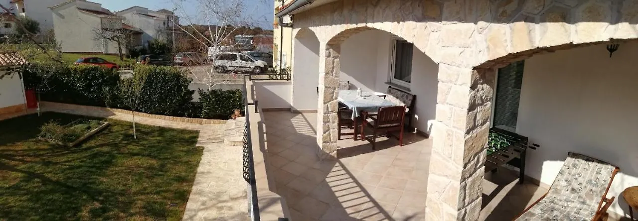 Apartments Tina Пула