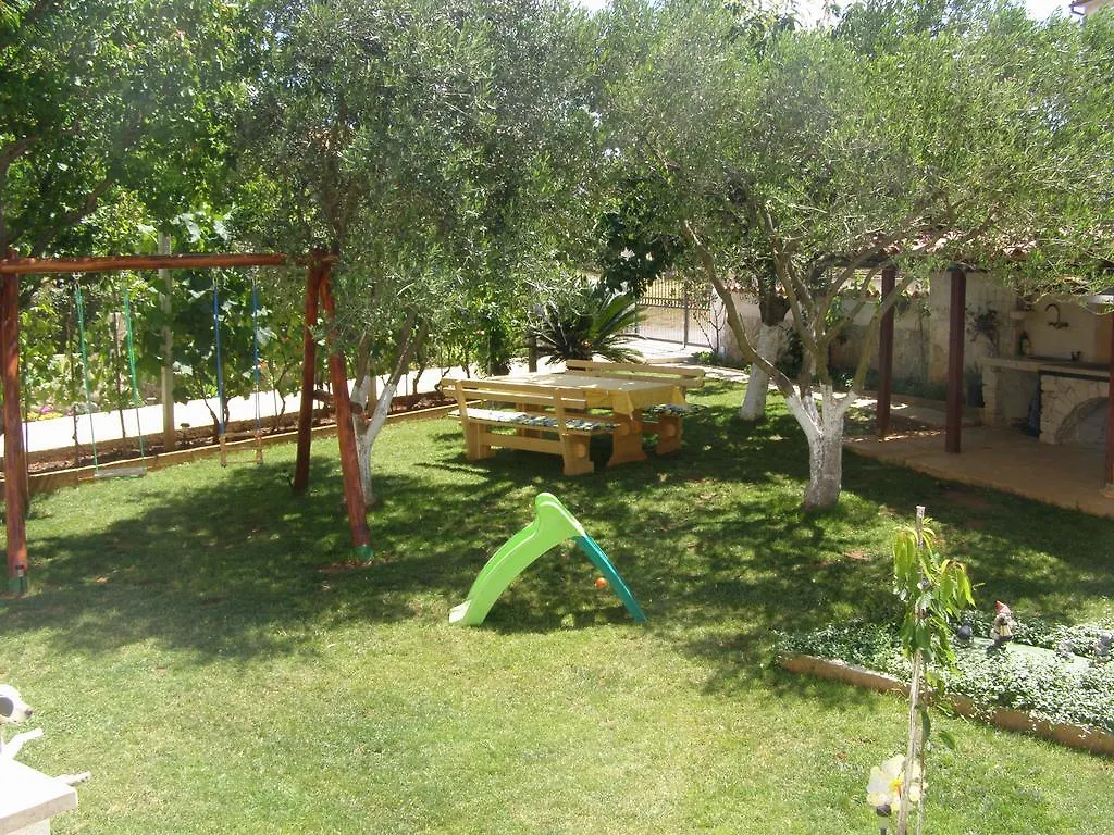 Apartments Tina Пула 0*,  Хорватия